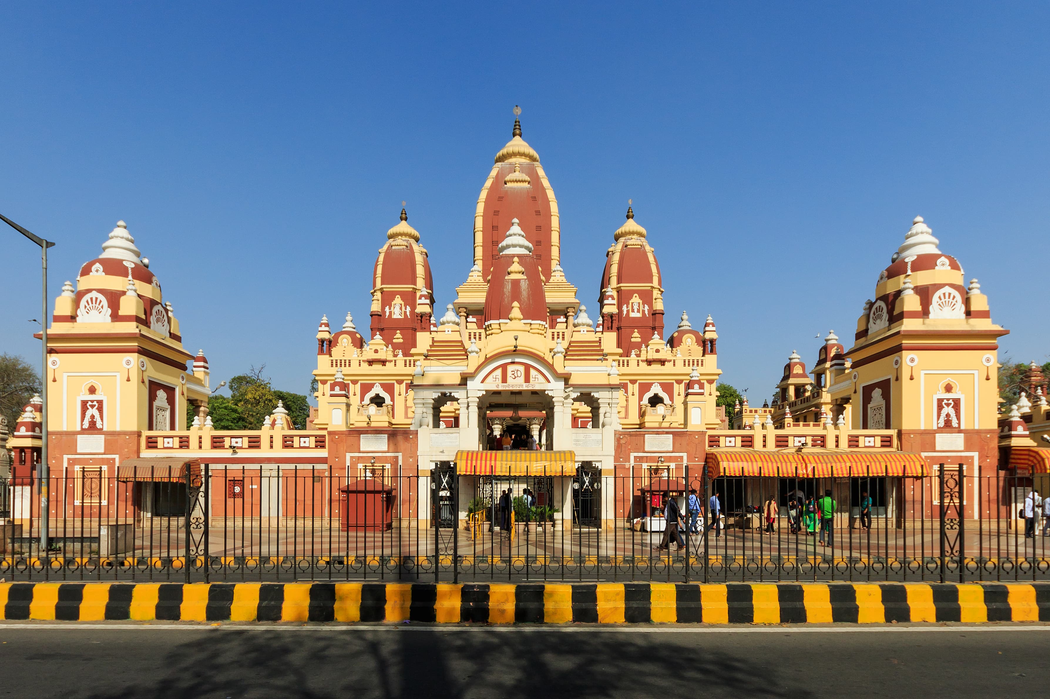 Agra - Delhi sightseeing (Approx 230 Kms )