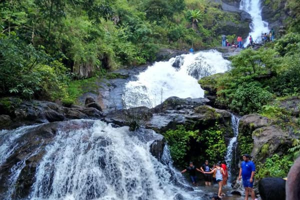 Meenmutti Waterfalls