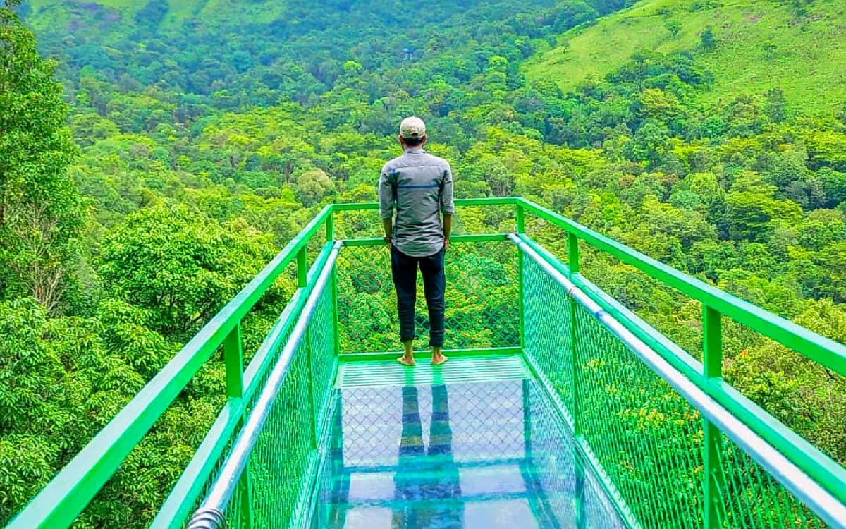 900 Kandi Glass Bridge