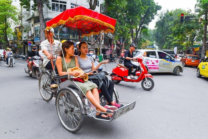 A 1-hour Cyclo Tour